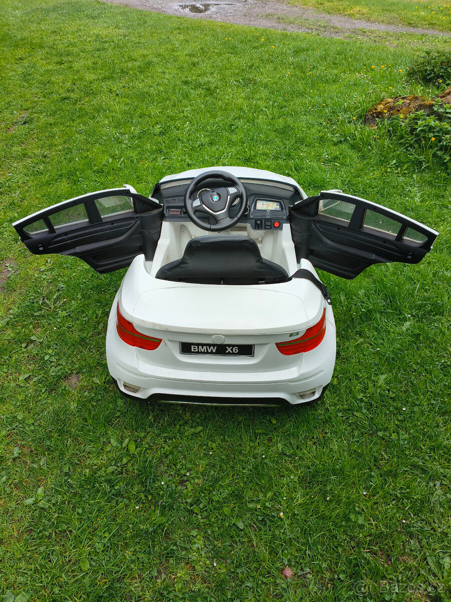 Prodám dětské elektrické autíčko BMW - 2