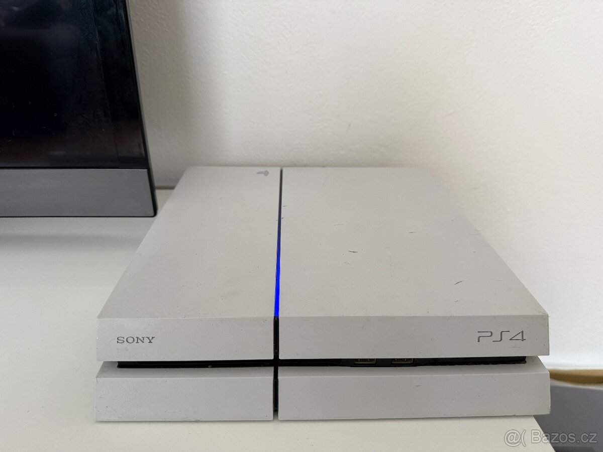 Playstation 4 white - 2