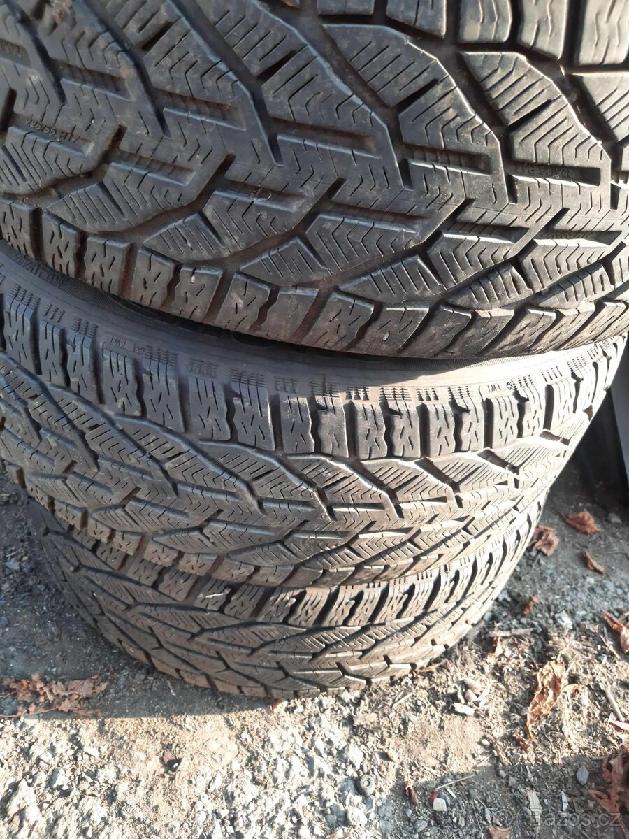 Zimní pneu 225 55 17 - 2