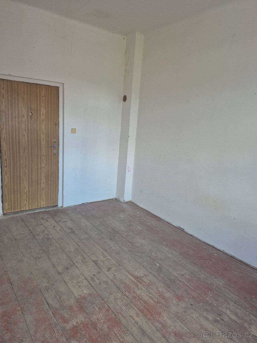 Pronájem skladu 19m2 Strančice, Praha-východ - 2