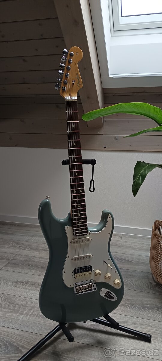 Fender American Professional STRATOCASTER HSS - 2