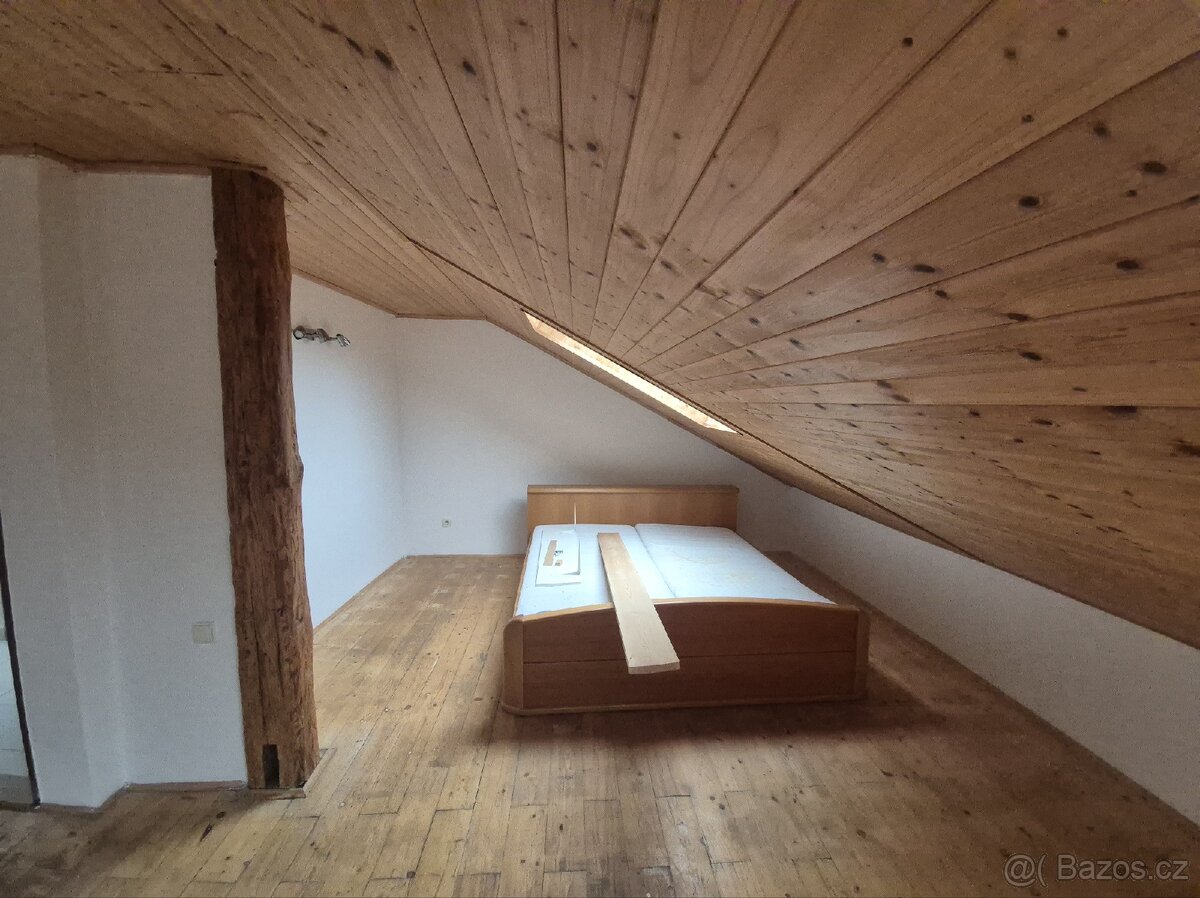 Pronájem bytu v podkroví U Výstaviště - 2