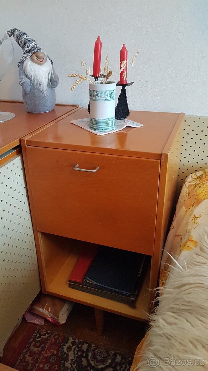 Skříňka, noční stolek - 2