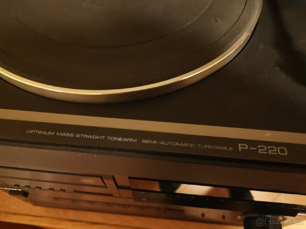 Gramofon Yamaha P220 - 2