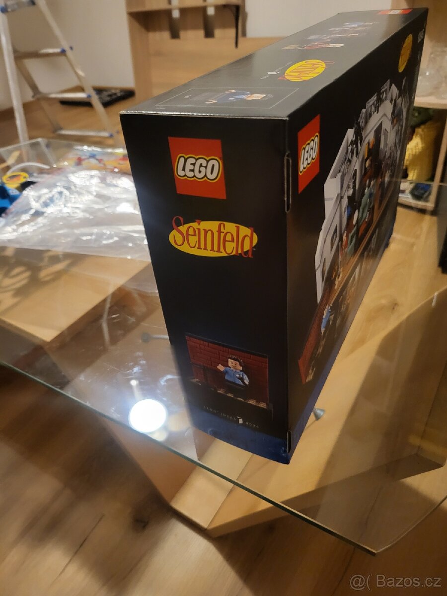 Prodam Lego Seifeld 21328 - 2