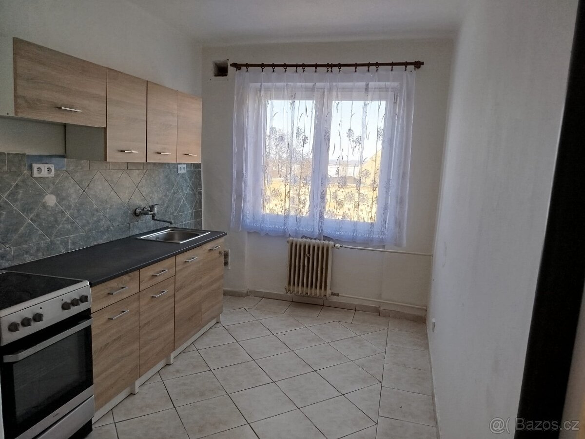 Pronájem bytu 3 + 1 Malnice - 2