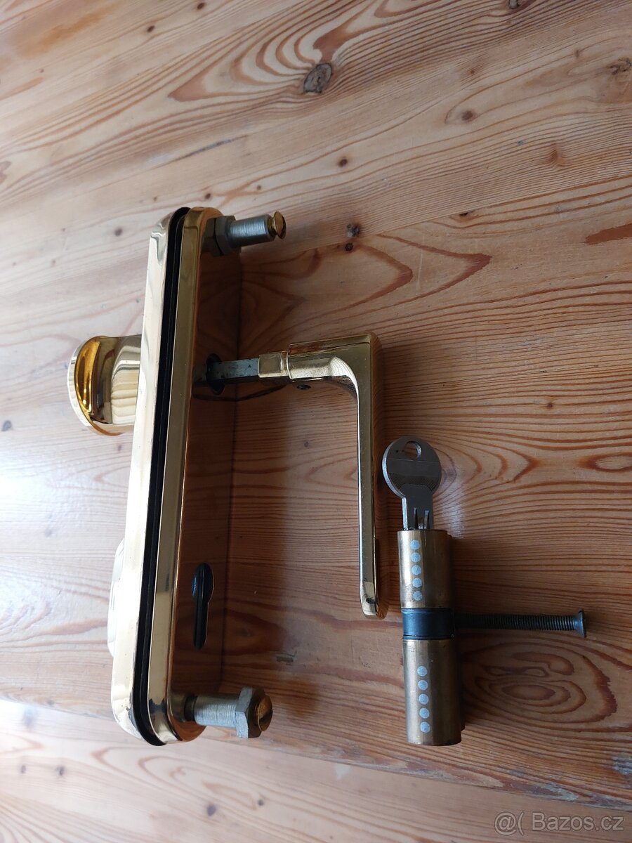 Bezpečnostní kování - 2