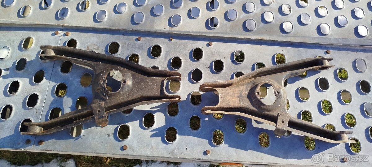 Škoda 1105 20 130 rapid rameno - 2