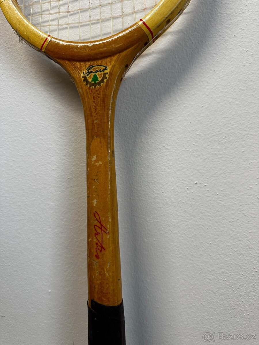 Retro tenisová pálka - 2