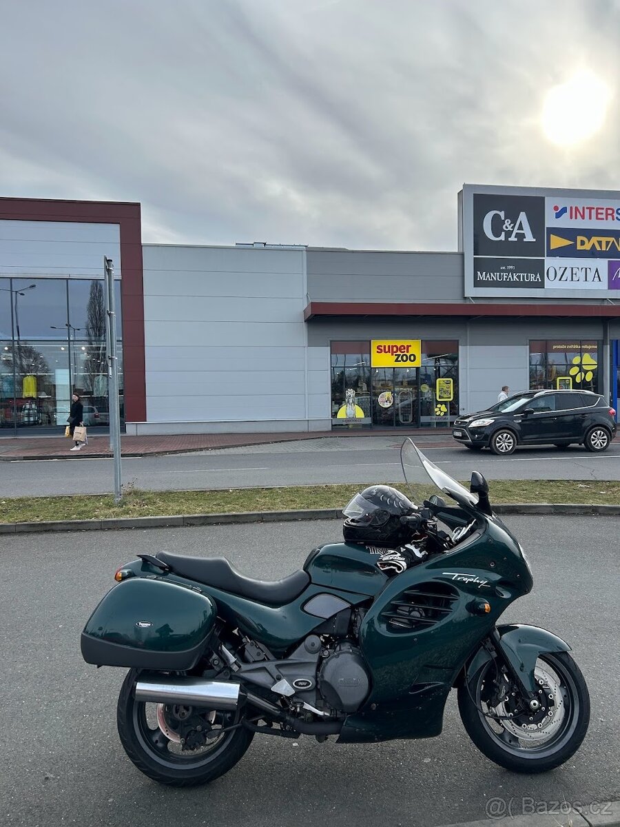 Triumph Trophy 900 - 2
