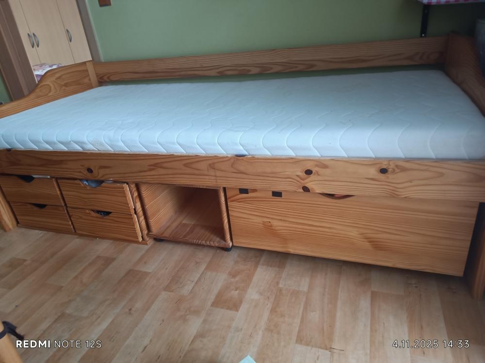 Jednolůžko se zásuvkami - 2