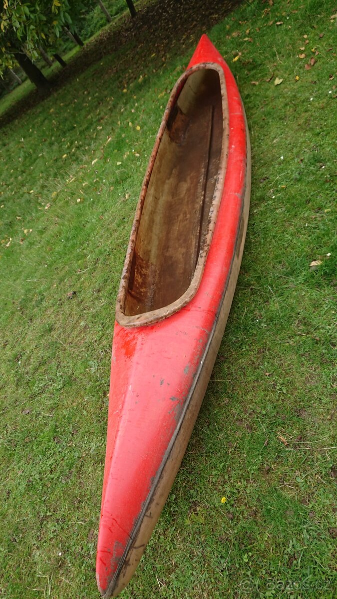 Kanoe Vydra laminátová - na opravu - 2