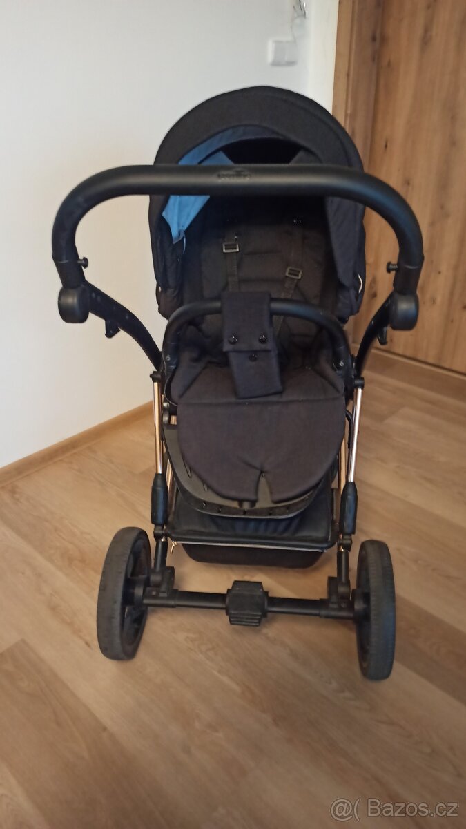 Trojkombinace, vajíčko a cestovní postýlka. - 2