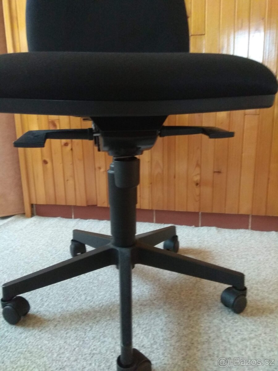 Kancelářské křeslo - 2