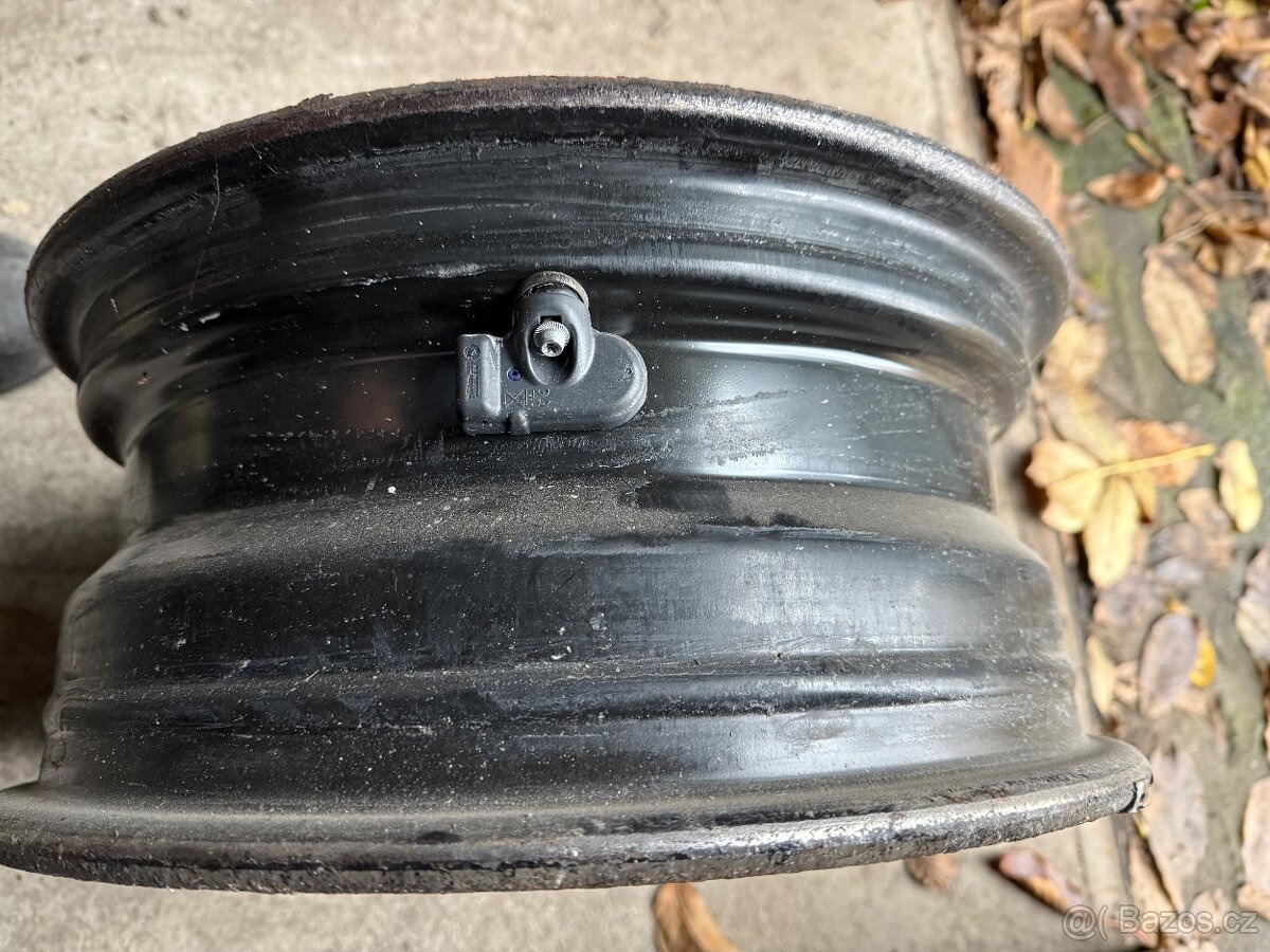 Ocelove rafky Hyundai i 30 15” - 2