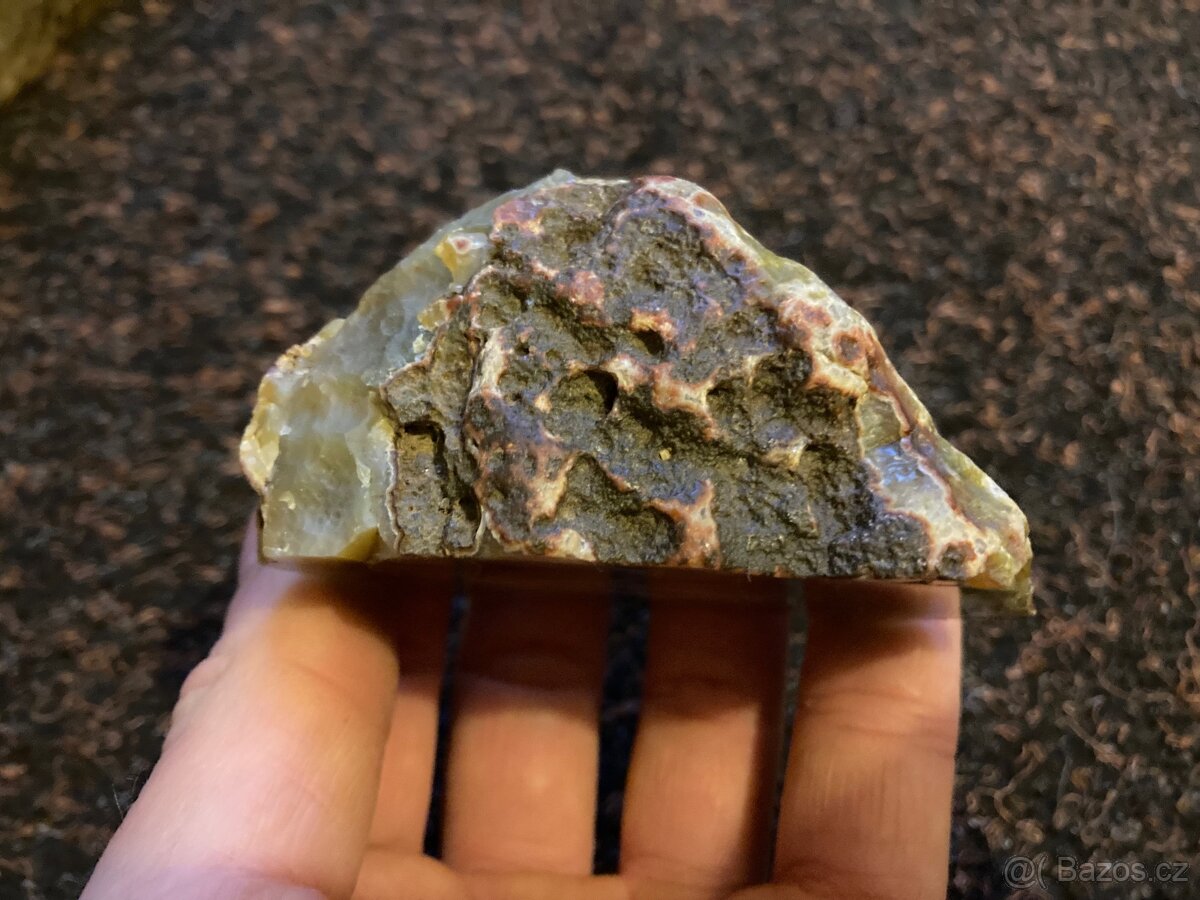 Achát - chalcedon - 2