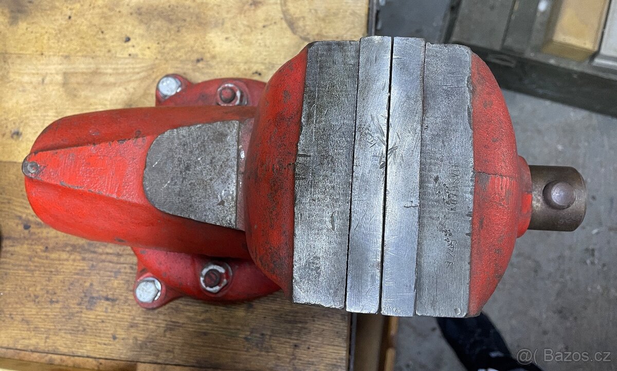 Svěrák York 125 - 2