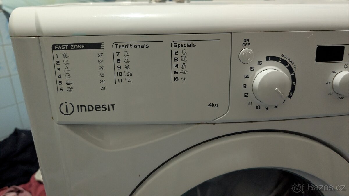 Pračka Indesit - 2