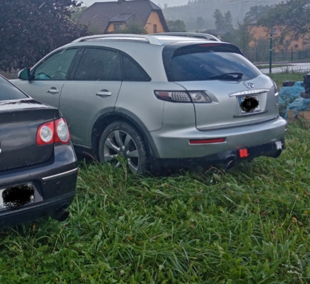 prodám Infiniti fx35 - 2