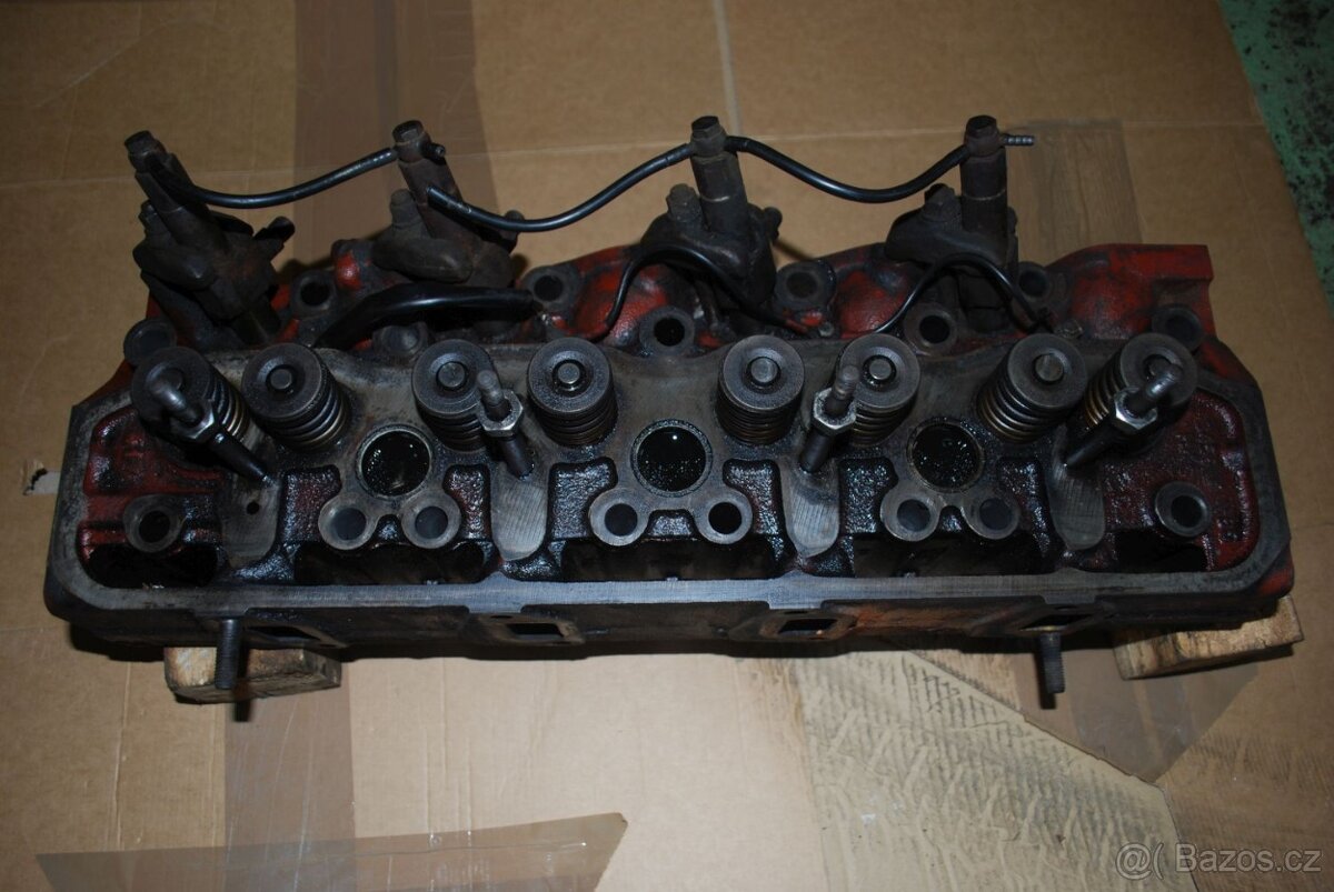 Avia - hlava motoru - 2