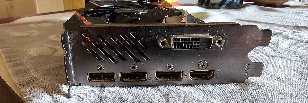 AMD Radeon RX 570 4GB Gigabyte Gaming - 2