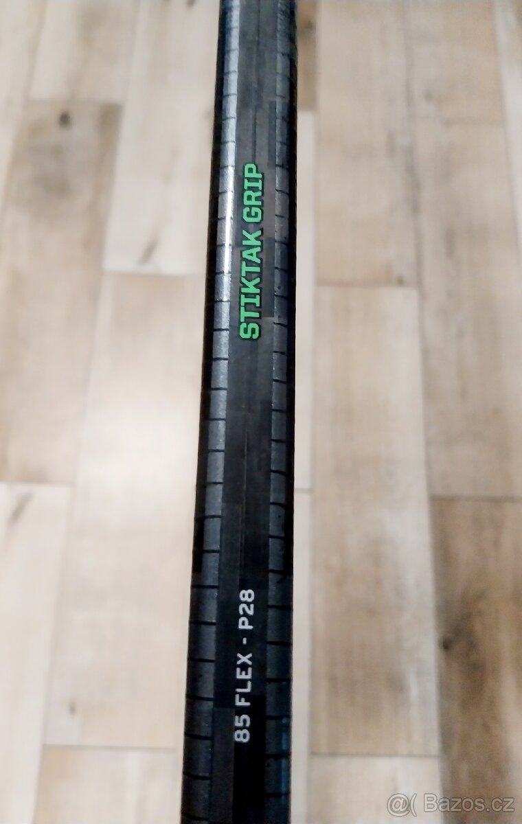 Hokejka CCM Trigger Ribcore PRO SR. - 2