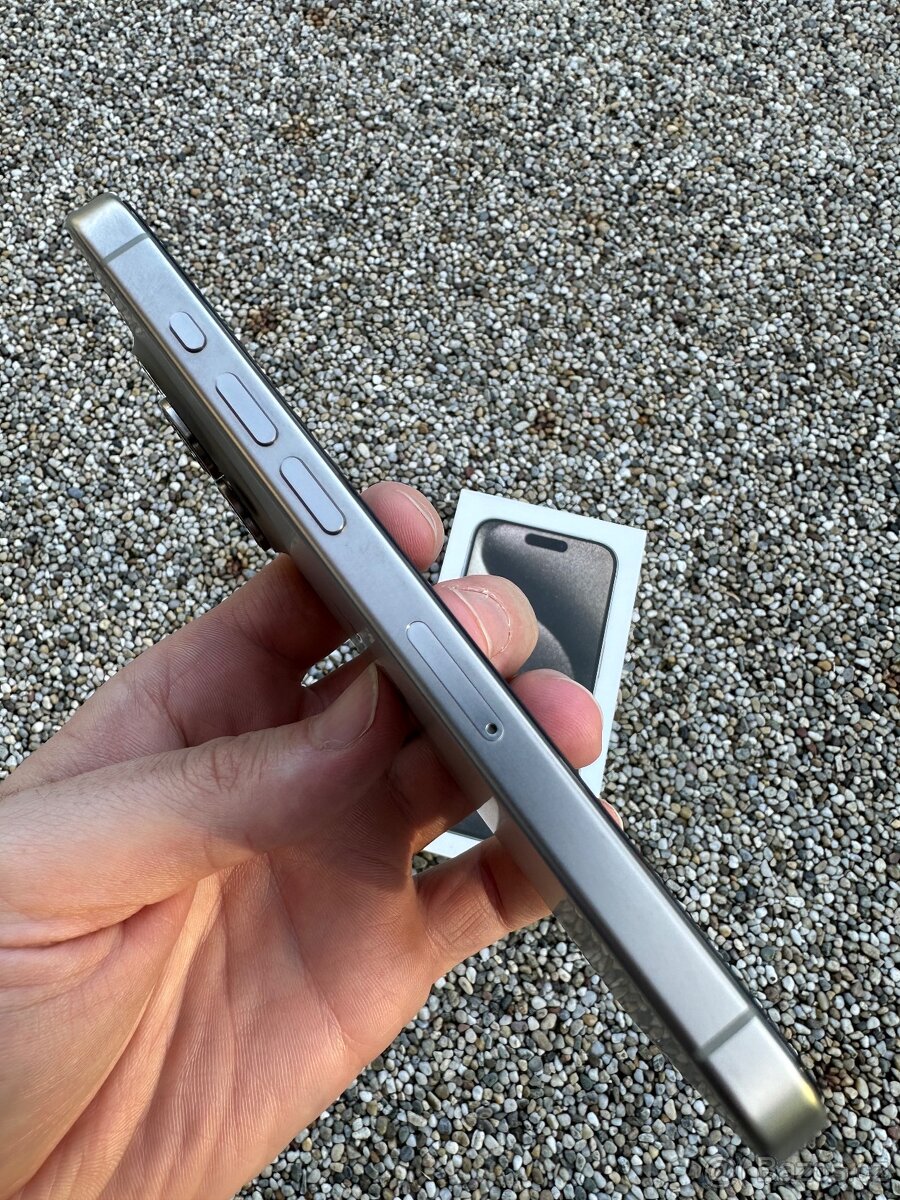 IPhone 15 pro Max - baterie 100% - 2
