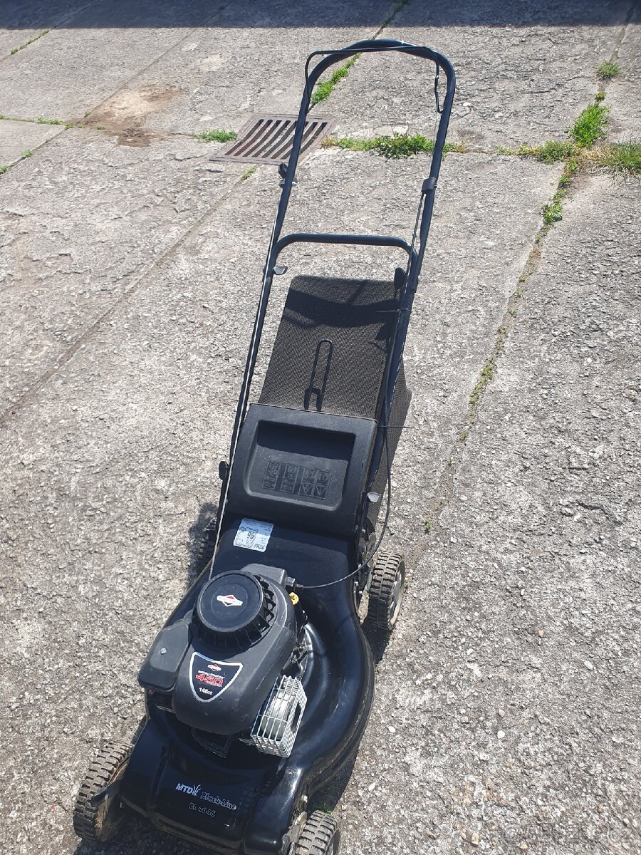 Benzínová sekačka MTD Black-line BL 4046 - 2
