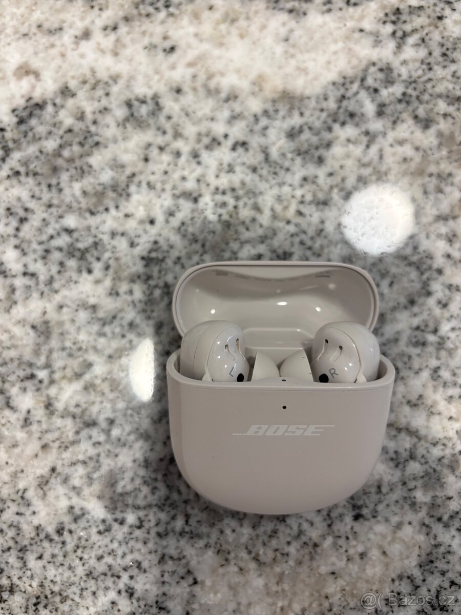 Bose QuietComfort EarBuds II bílá - 2