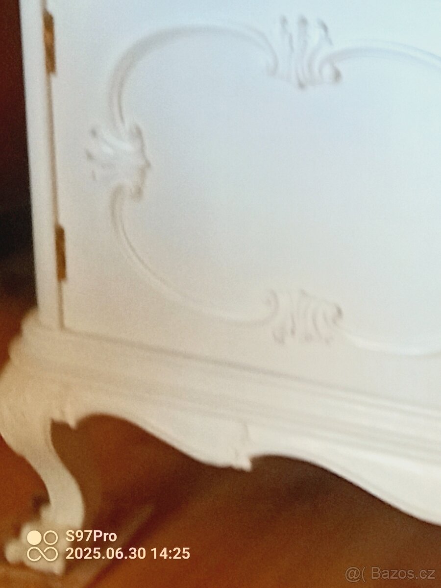 Starožitná komoda - 2