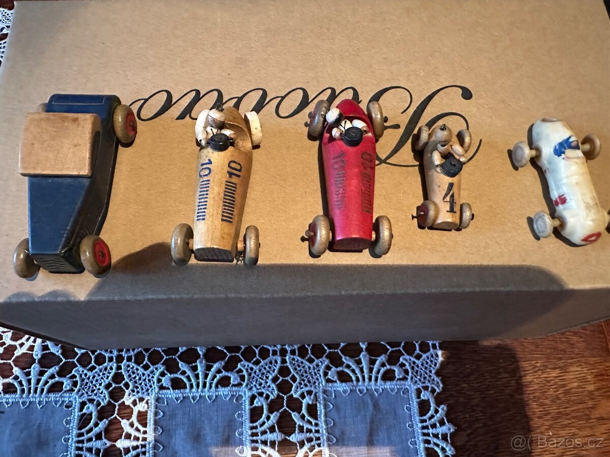 Set dřevěných autíček- platí do smazání inzerátu - 2
