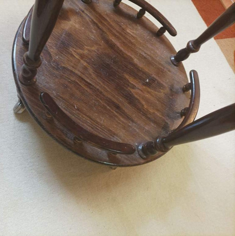 Servírovací kulatý stolek - 2