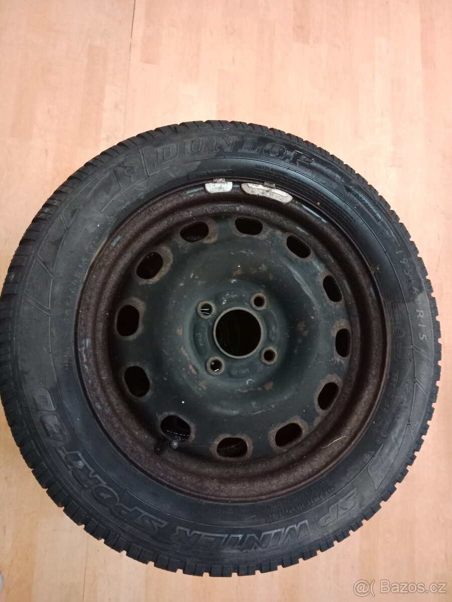 Sada zimních pneumatik Dunlop 195/60R15 s disky - 2