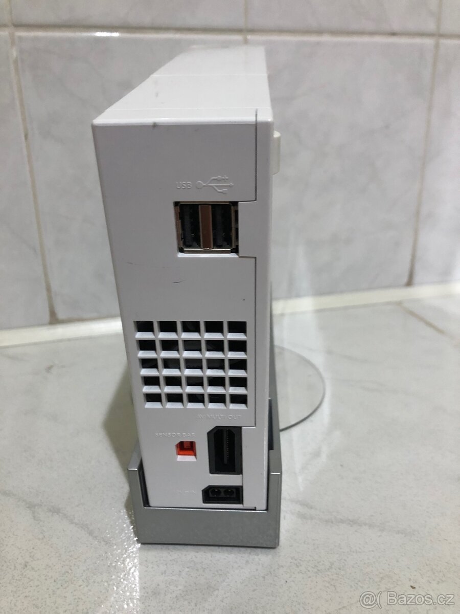 Nintendo Wii set – konzole, ovladače, board + 4 hry - 2