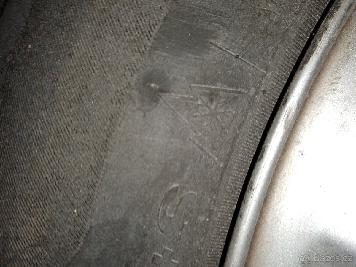 škoda Octavia 1. Pouze 2.Disky Cena za obě dvě 500, Kč - 2