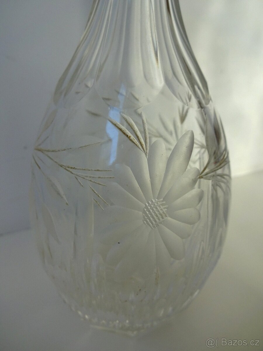 Karafa z broušeného skla - 2