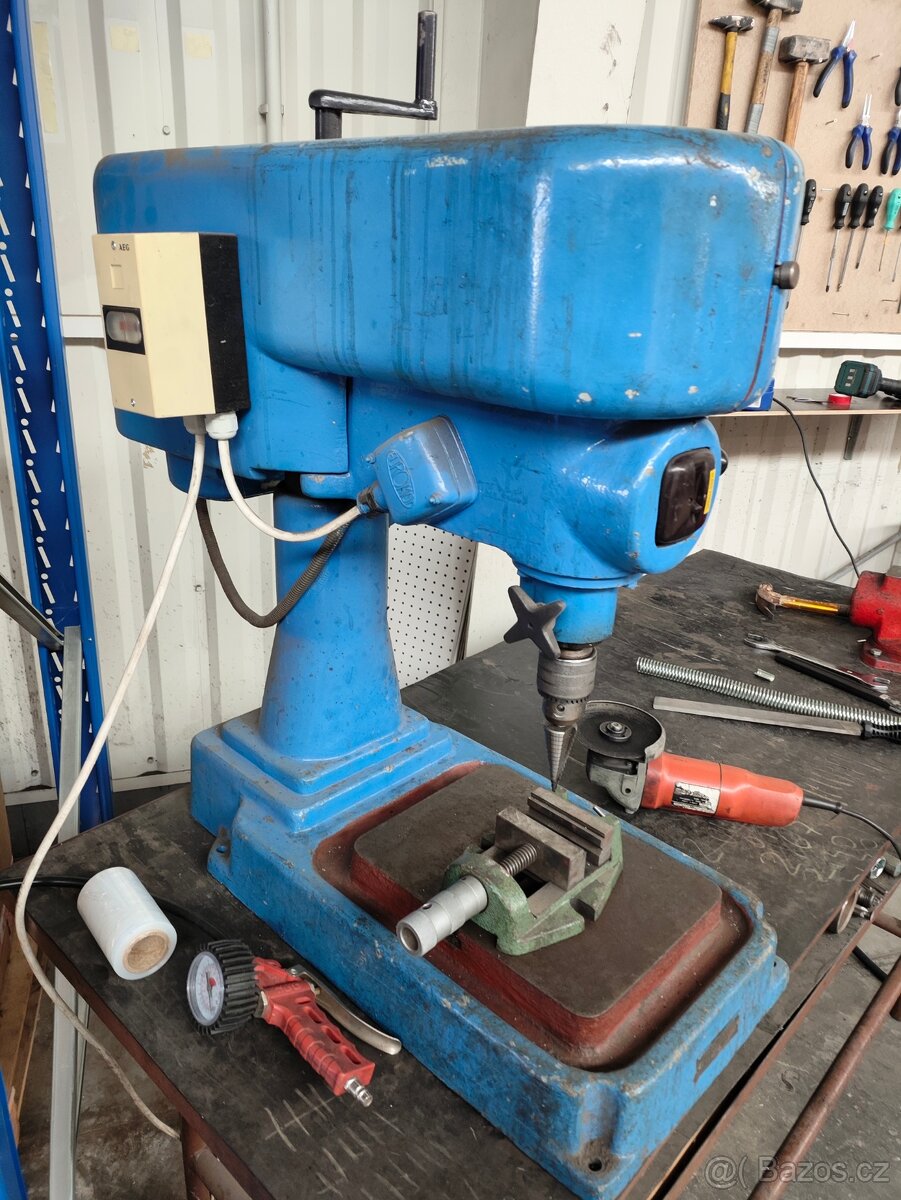 PRODÁM VRTAČKU V 16 - 2