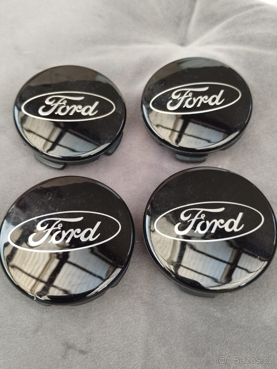Krytka středu kola se znakem Ford - 2