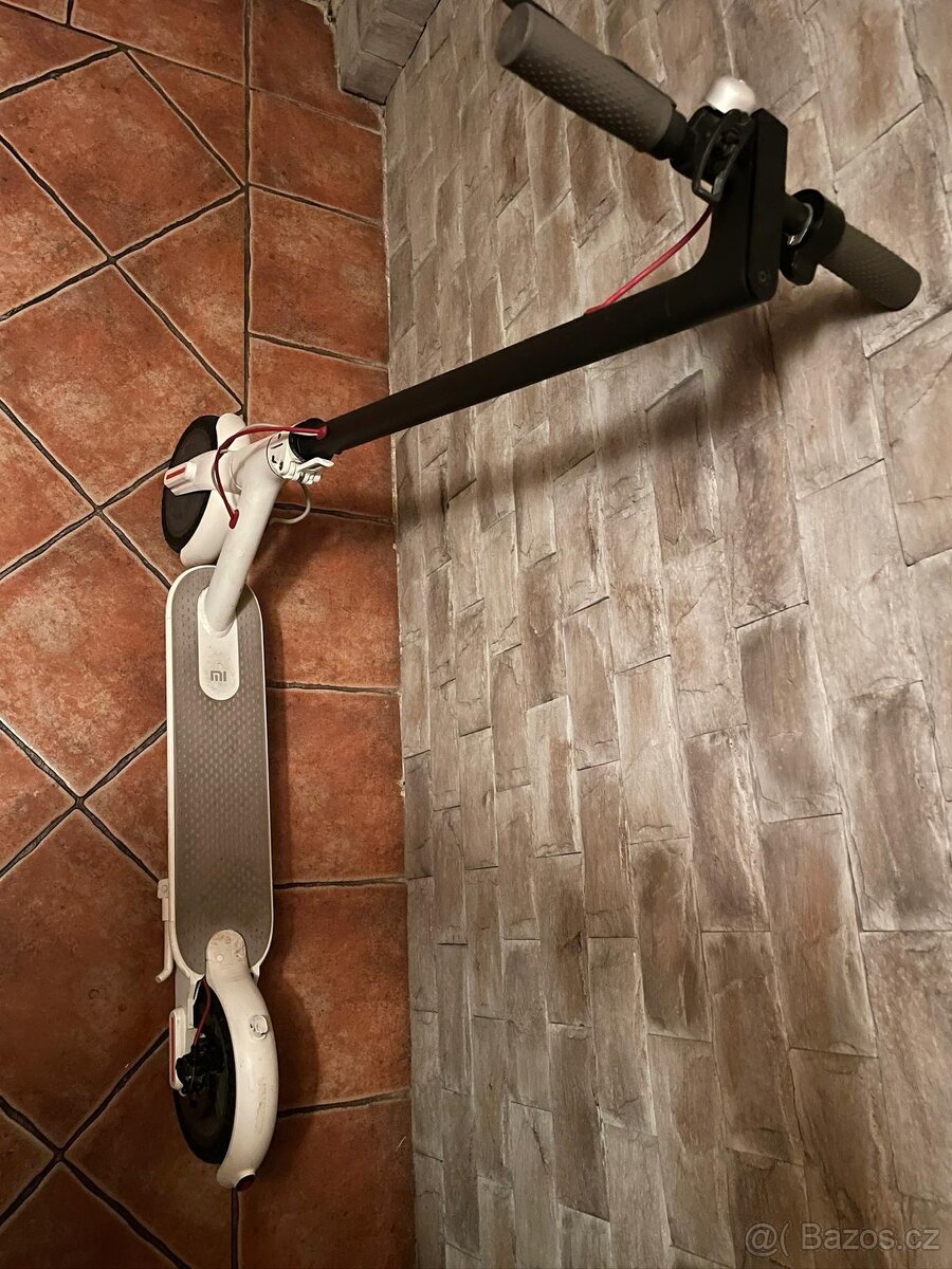 Xiaomi Mi Electric Scooter - 2