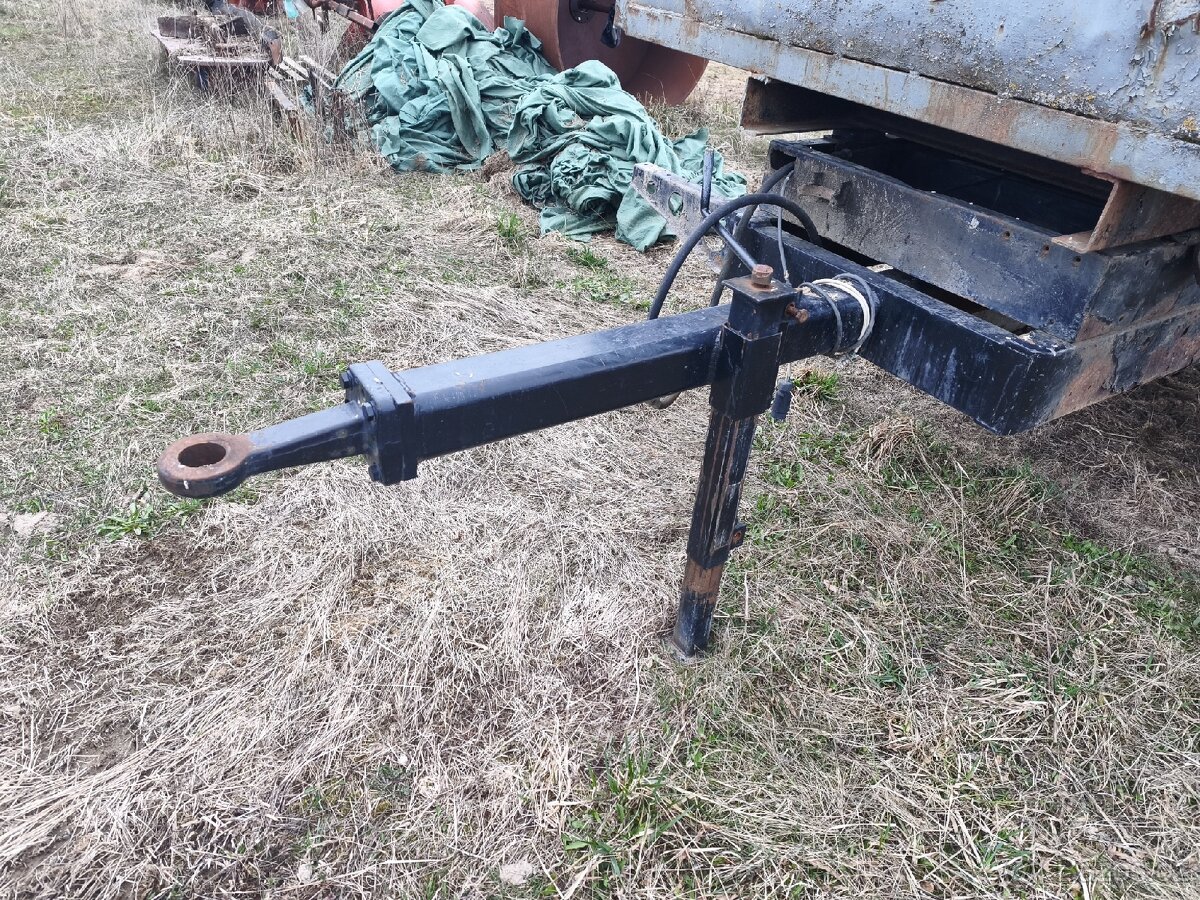 Sklápěcí návěs za traktor - 2