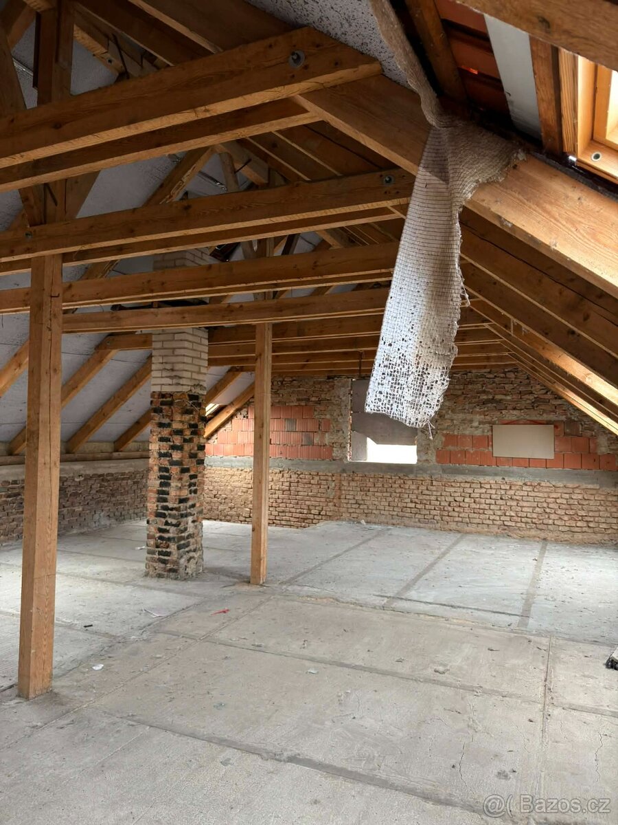 Prodej dřevěných trámů – velmi dobrý stav - 2