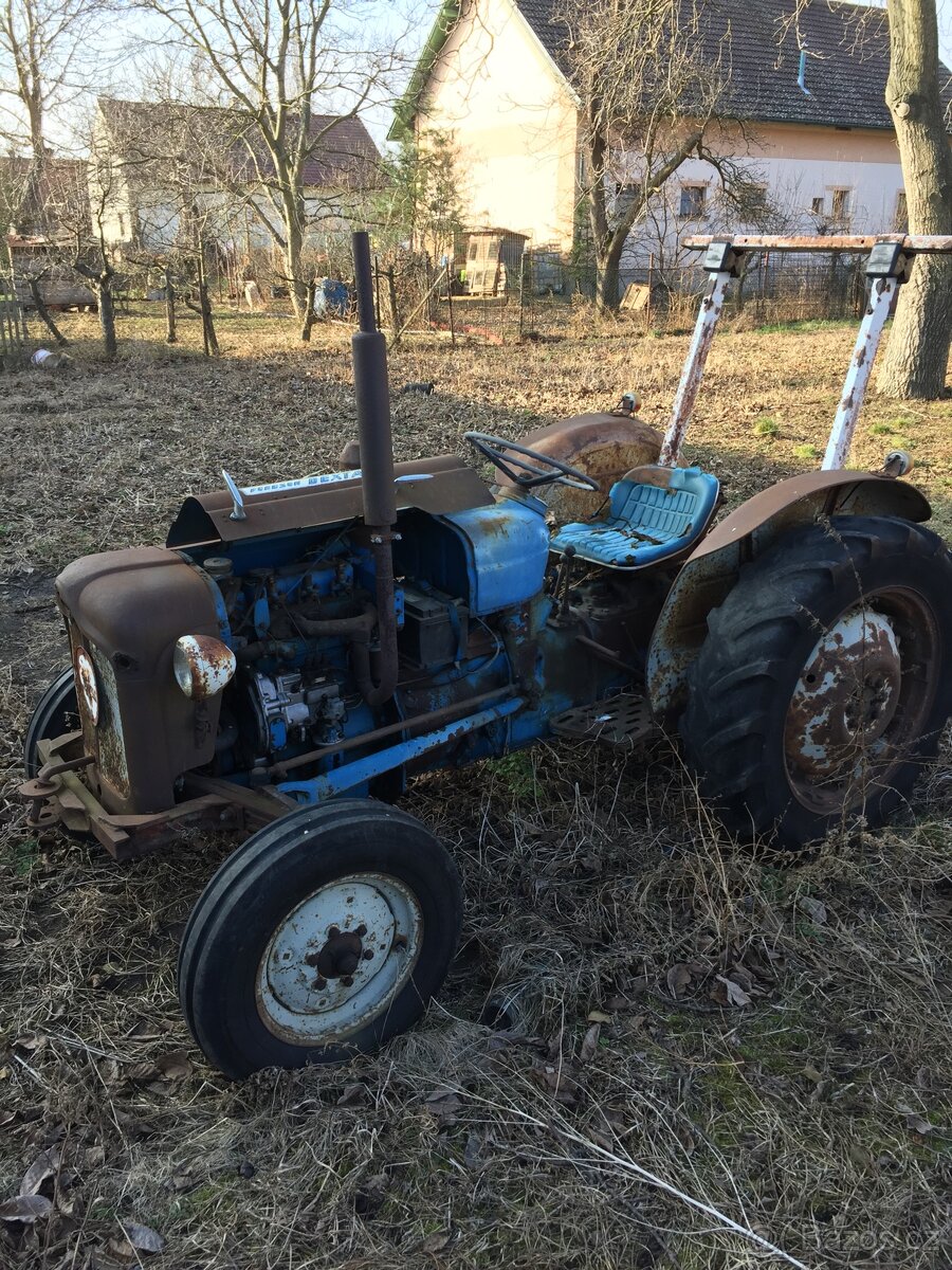 Traktor Ford fordson veteran - 2