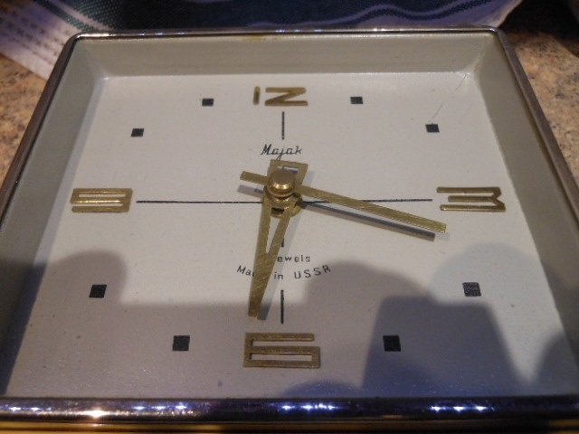 STOLNÍ RUSKĚ HODINY - Majak - 2