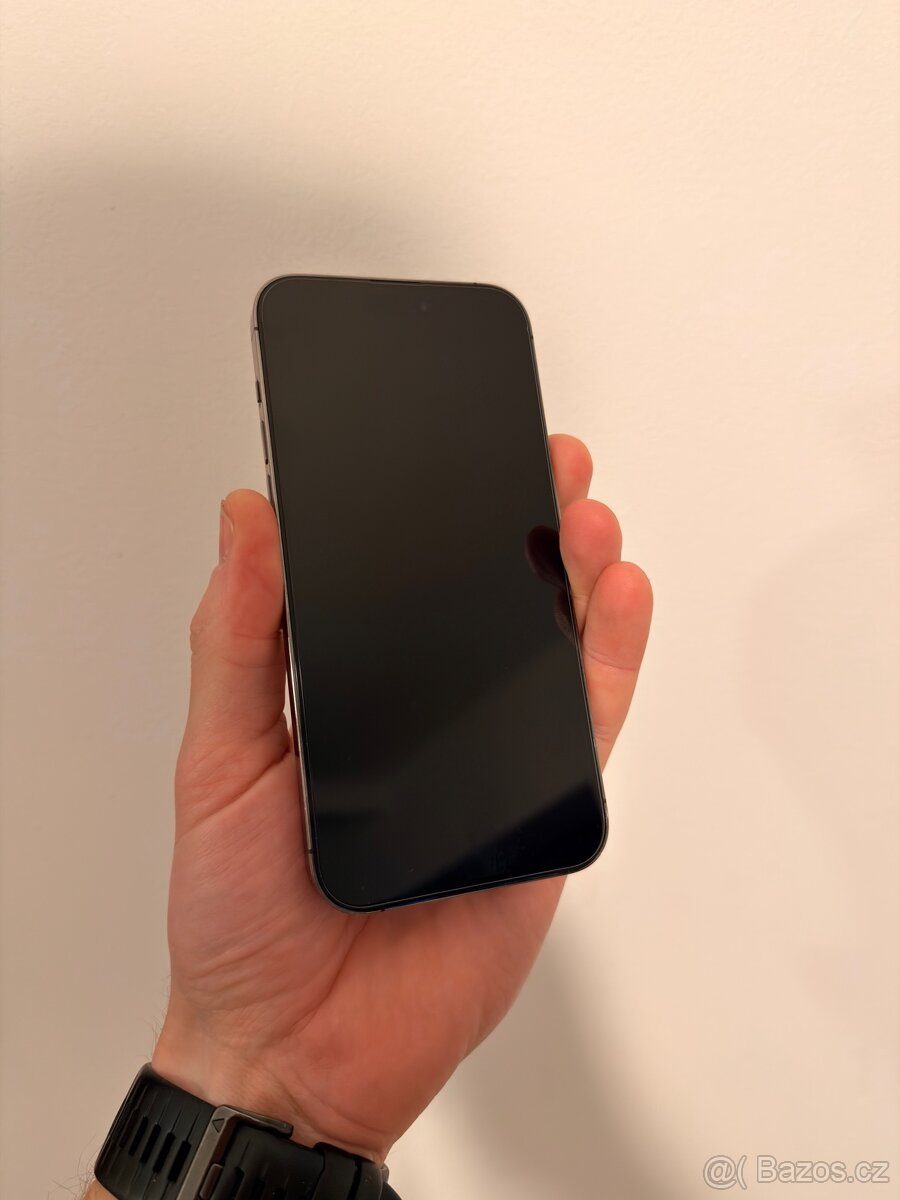 Iphone 14 pro max bat.83% - 2