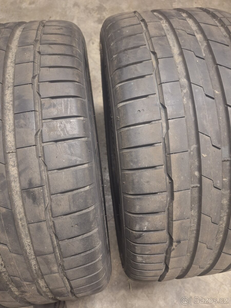 Letni pneu 285/40/19 - 2