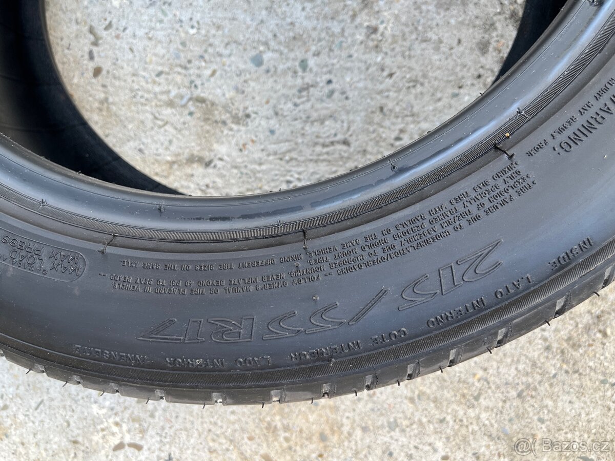 Letní pneu 215/55 r17 - 2
