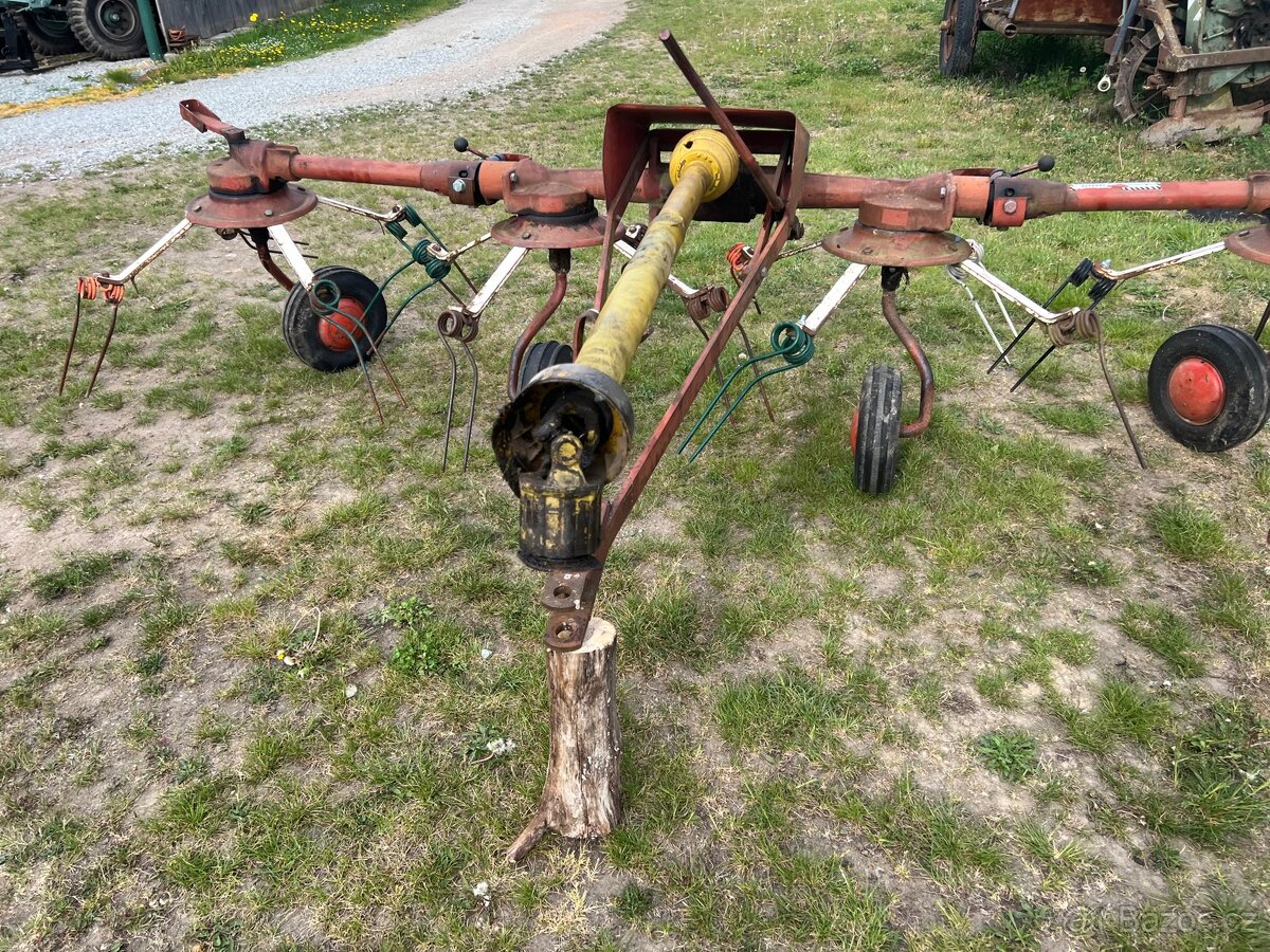Obraceč sena Fahr - 2