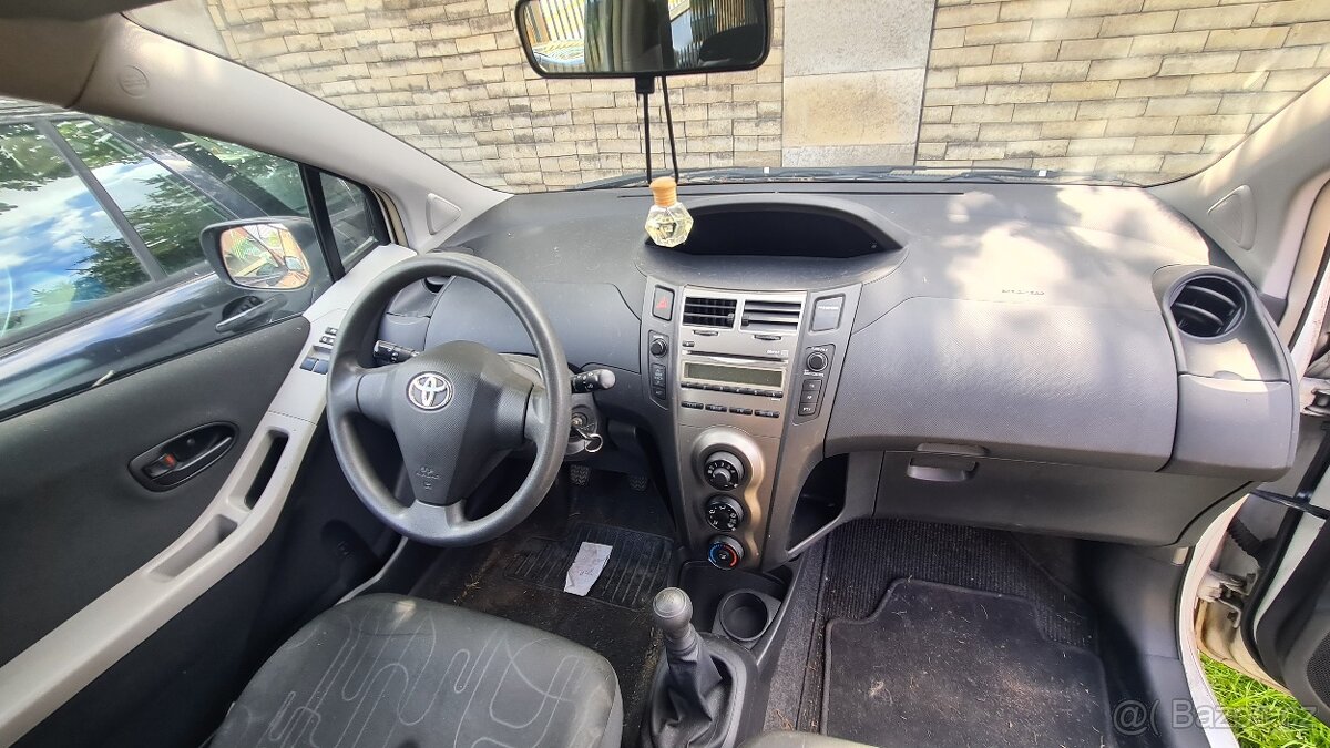 Yaris 1.0 2010 - 2