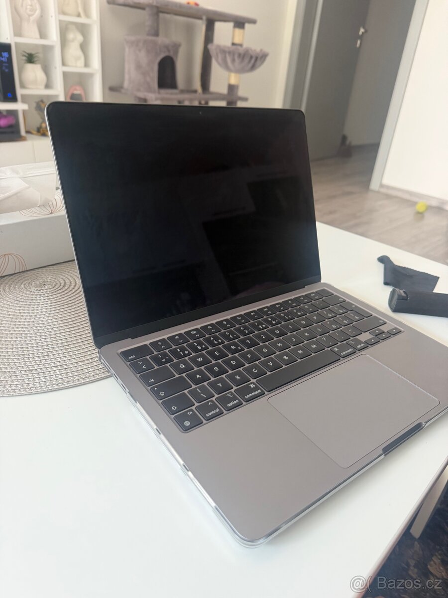 Apple MacBook Air 13” 2024 - 2