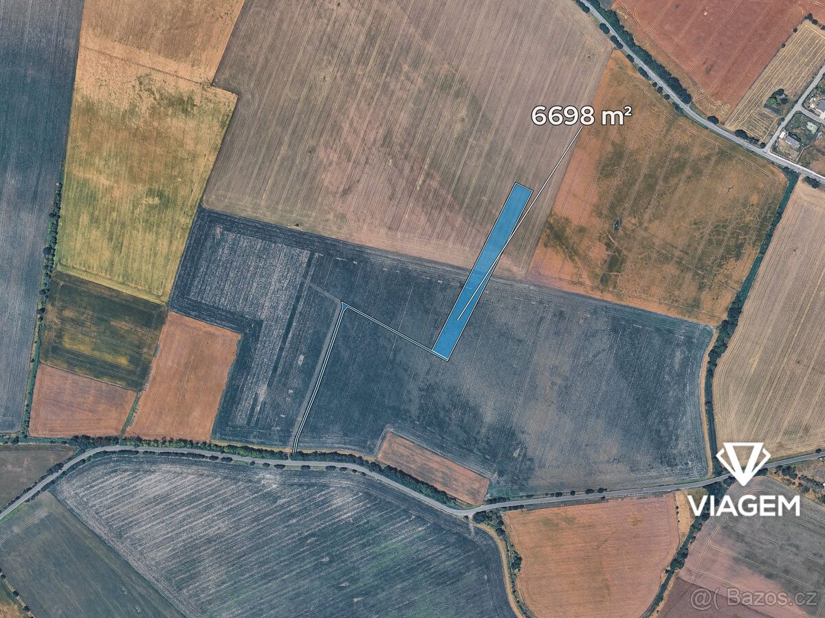 Pole 5 921 m² - 2